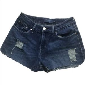 Levi's Cut off destroyed shorts  4/27 bold curvy